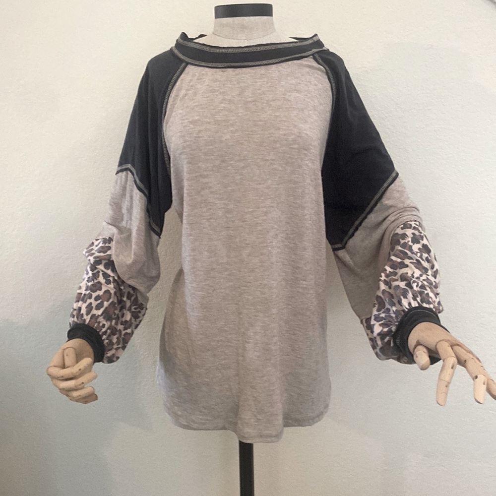 Easel Los Angeles, casual pullover long sleeve shirt.